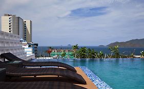 Golden Holiday Hotel 3 Нячанг